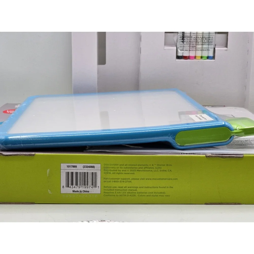 Discovery Glow Tracing Light Up Art Tablet‎ Ages 4+ Color Markers Included